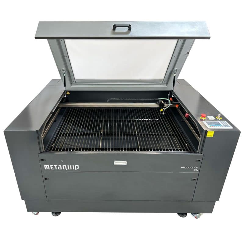 Produzione di macchine laser CO2 - coperchio anteriore aperto
