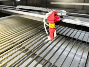 Produktion CO2-Lasergravur und Laserschneidmaschine Laserkopf